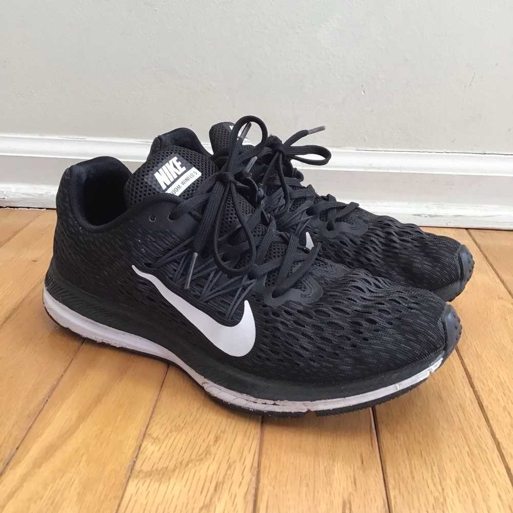 Nike Women’s Black Running Shoes Zoom Winflo 5